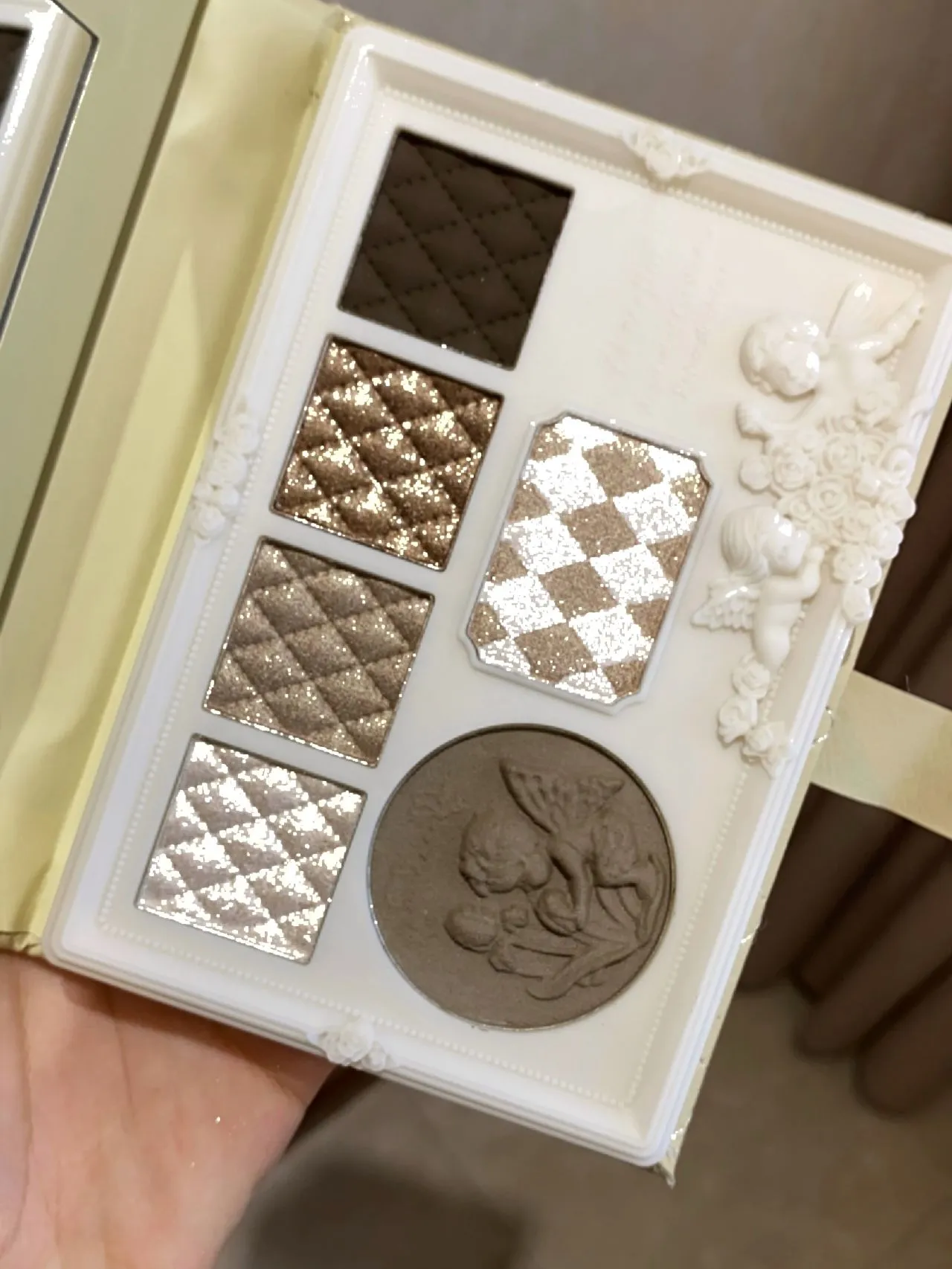 Cheerflor Serenade of Angels Eyeshadow Palette