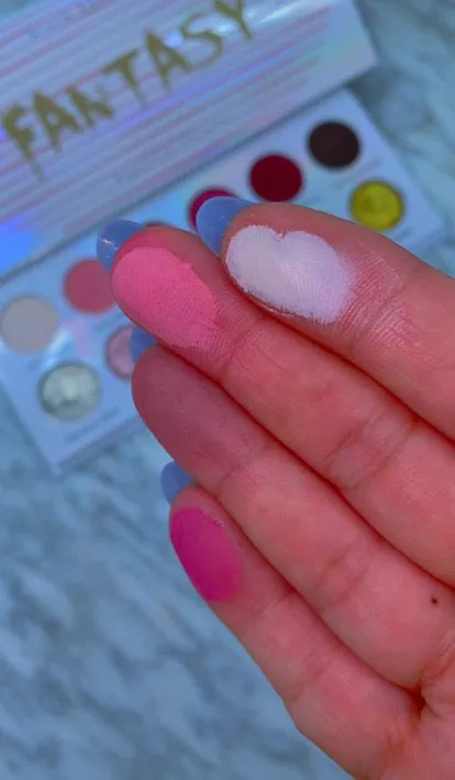 Fantasy Dazzling Shimmer Eyeshadow Palette