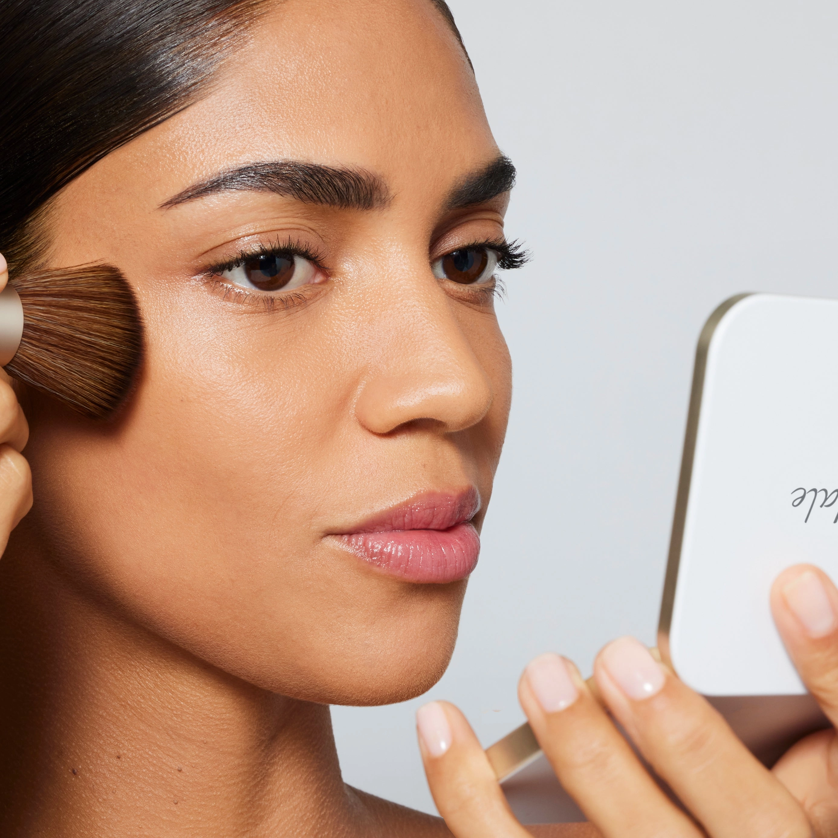 PurePressed® Base Mineral Foundation SPF 20/15 & Refillable Compact
