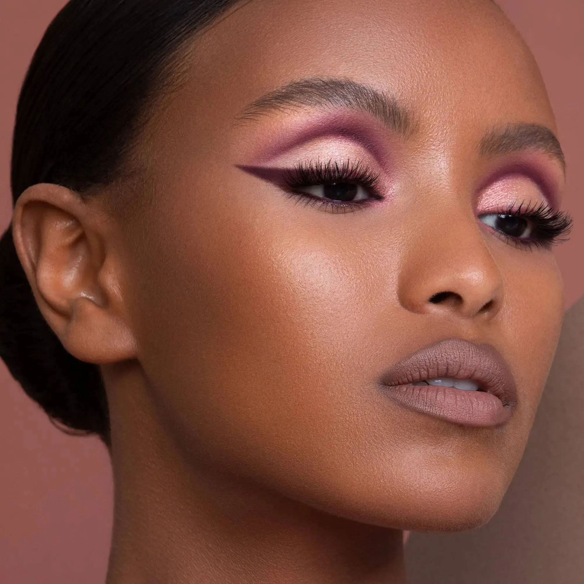 RETRO EYESHADOW PALETTE
