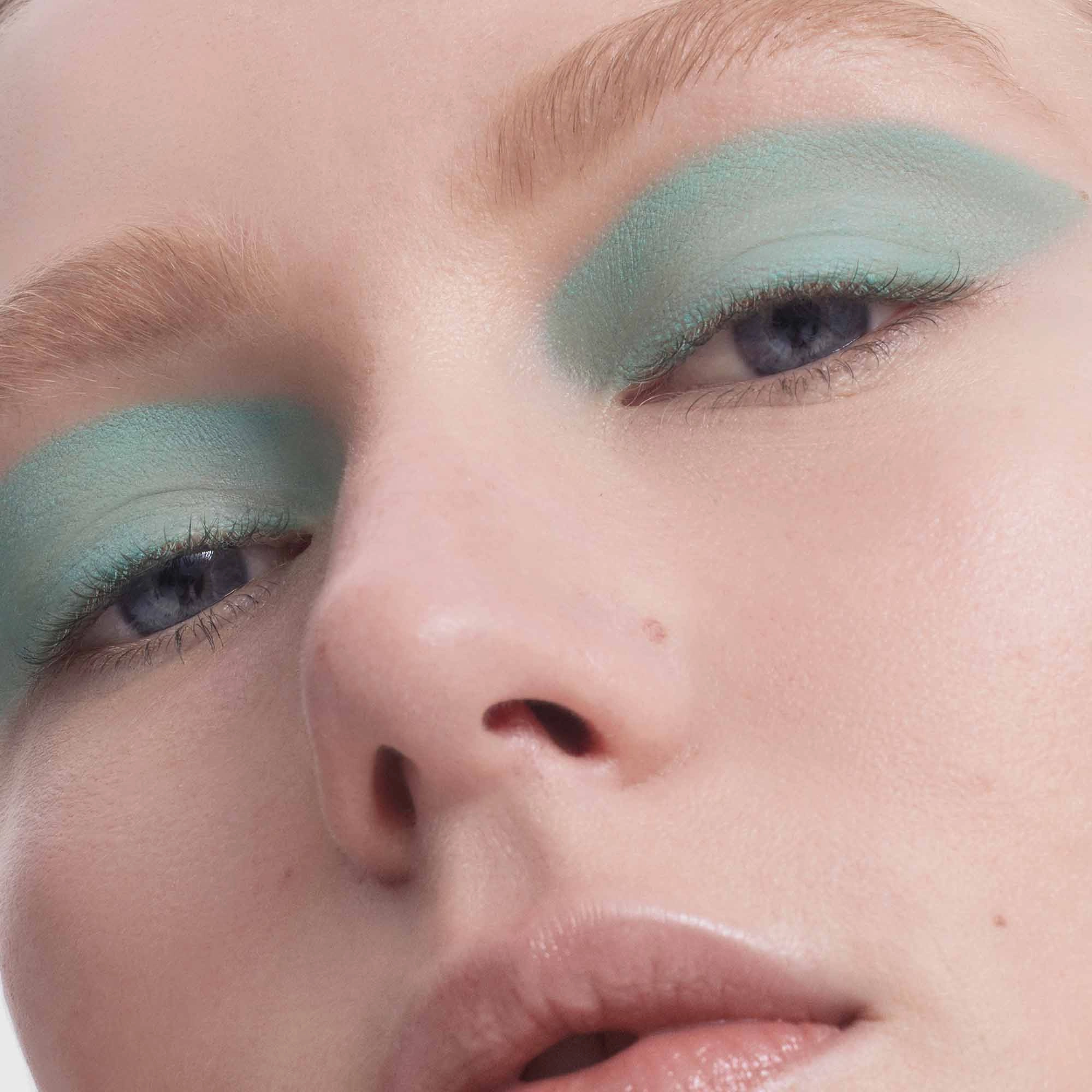 Satin Kajal Liner