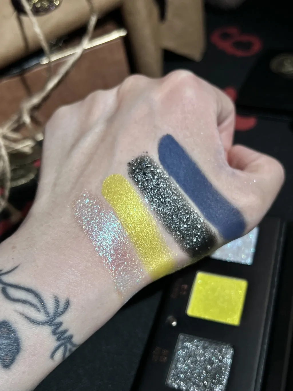 Shellwe Makeup Dove's Palette - Immortal Spirit Matte-Satin Shimmer Chameleon Quad Eyeshadow Palette